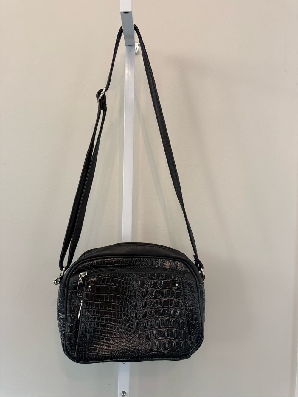 NWOT Marc Chantal Black Croc Embossed Crossbody Bag Adjustable Strap OS
